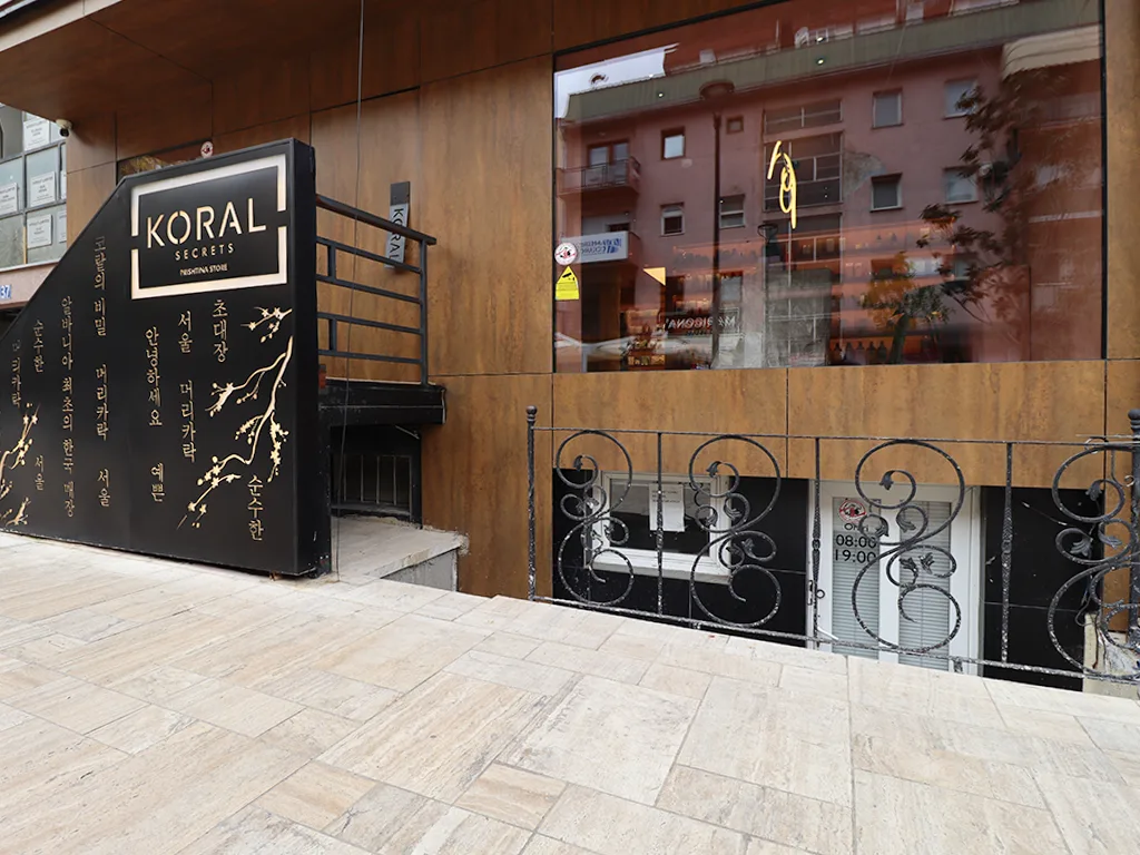 Lokal me qira 30m² në Qendër