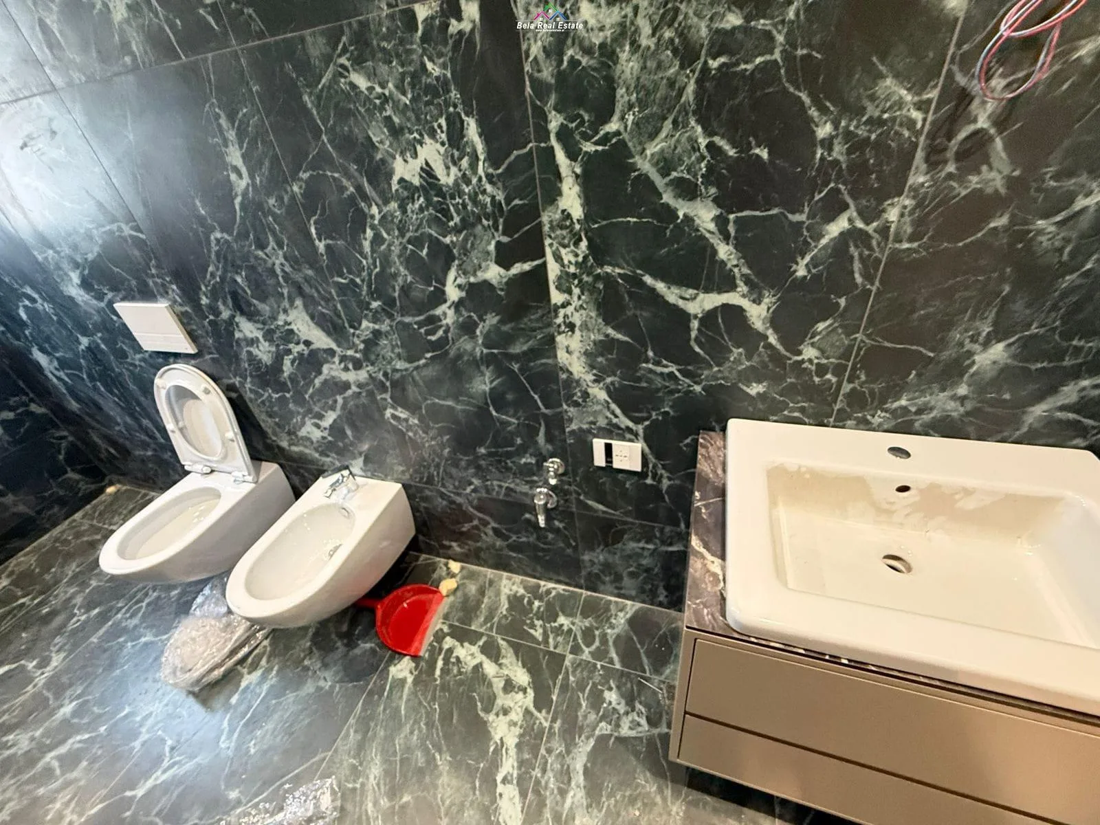 Apartament Me Qera 2+1+ Post Parkimi Ne Porcelan ( ID B2201773) Tirane