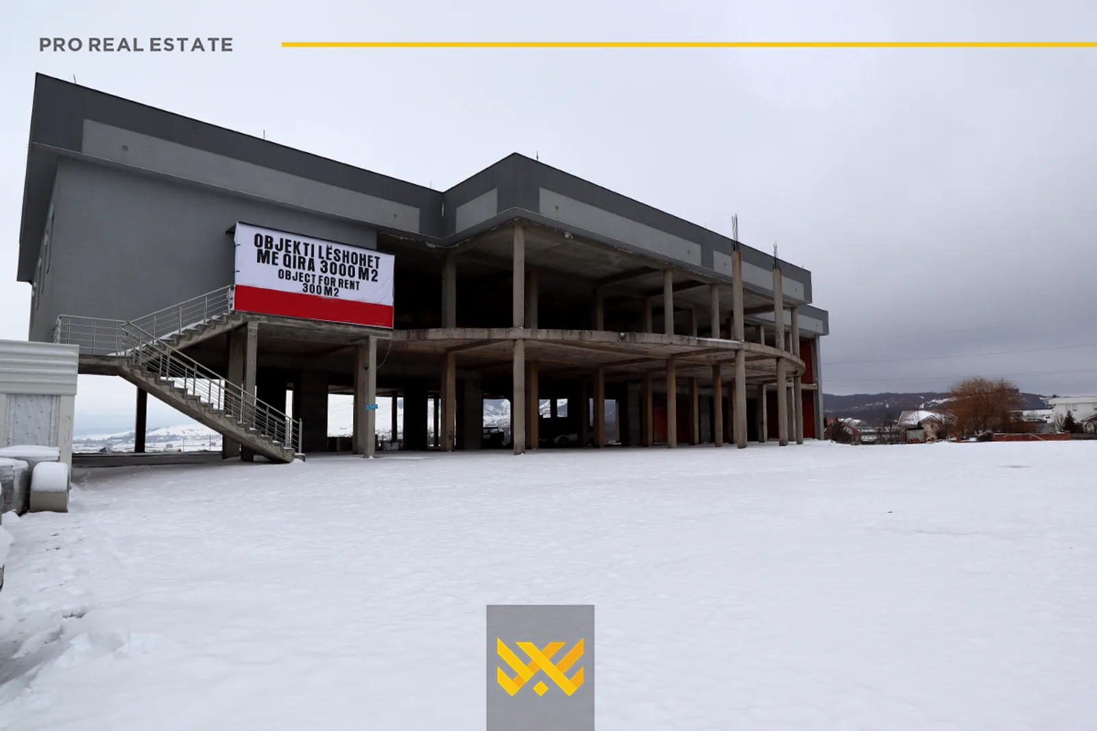 Objekt Afarist 3000m² në #SHITJE në Magjistralen Prishtine – Pejë.