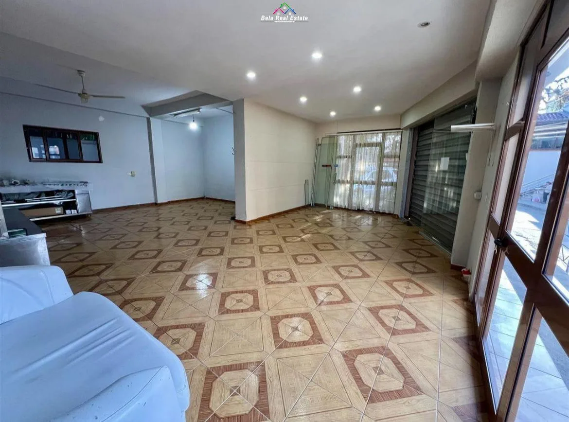 Dyqan me Qera tek QSUT (ID BD21662) Tirane