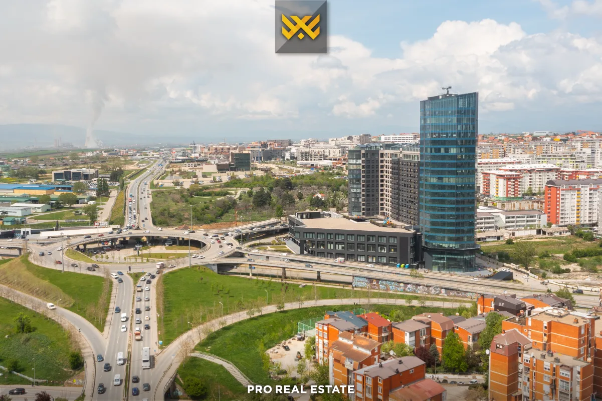 Lokal / Zyrë 570m² me #QIRA në Lakrishtë