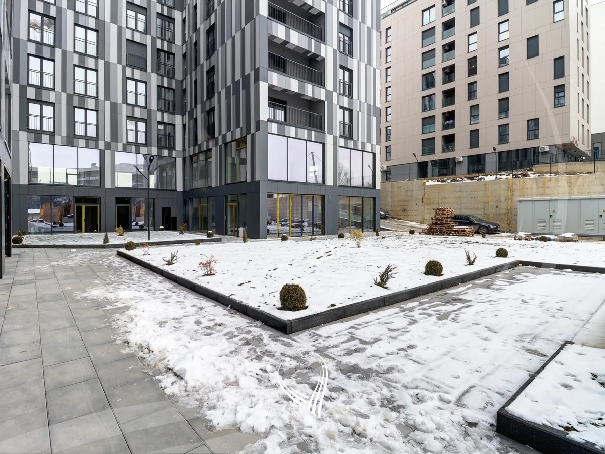 Lokal 241m2 me qira në lagjen Prishtina e Re – Grey Towers
