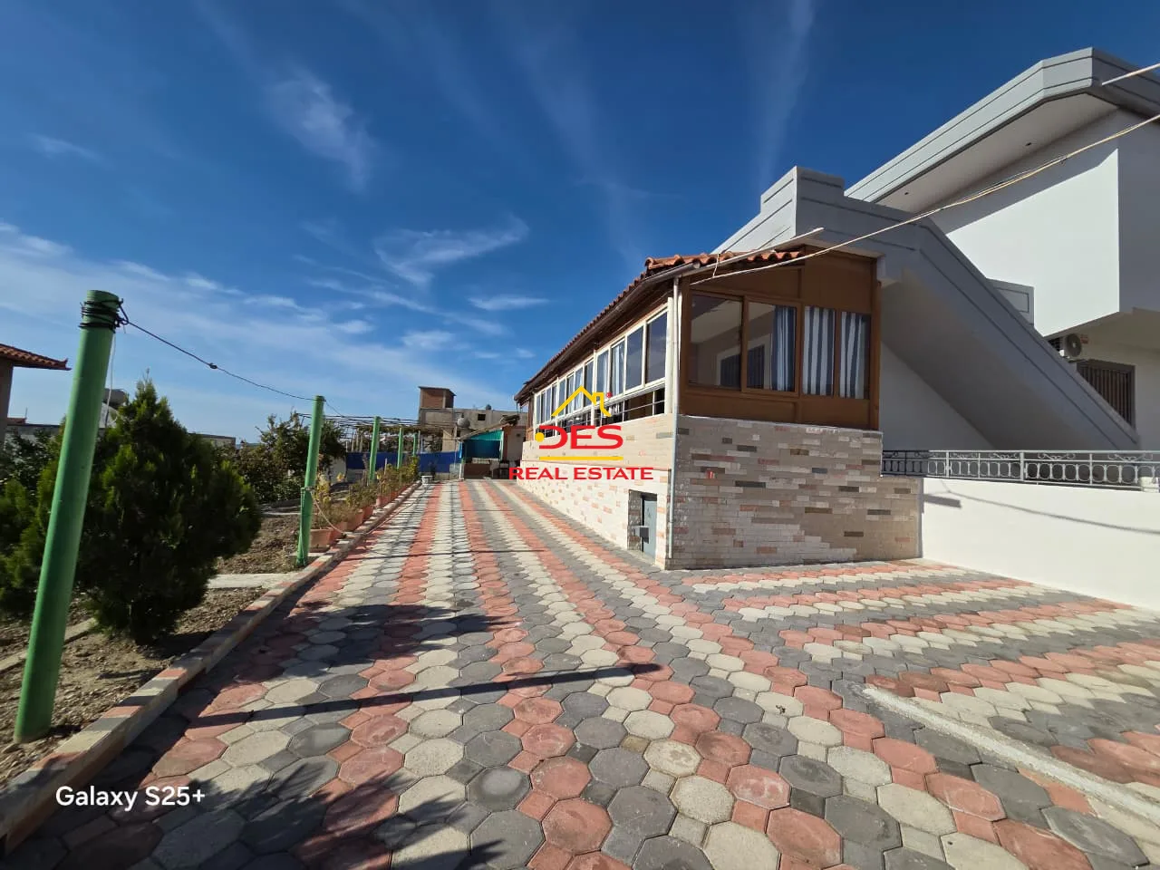Shitet shtëpi private tek ish-fabrika e tullave, vlorë.