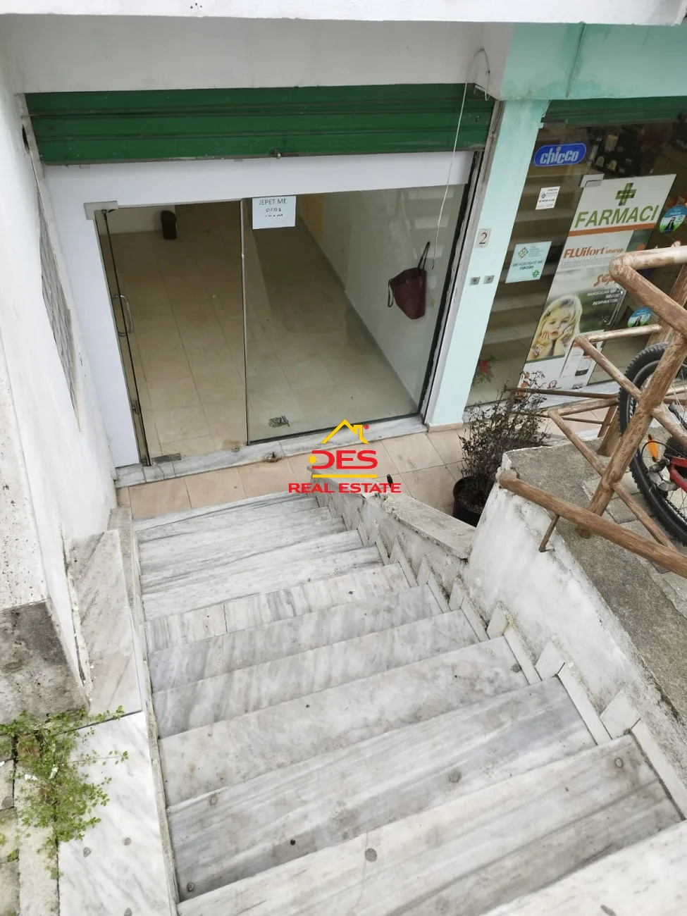 Jepet me qira njësi biznesi pranë rruges se kavajes