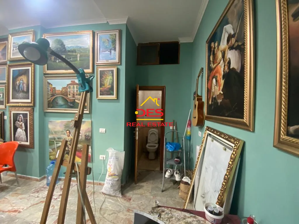 Jepet me qira ambient 46 m2 tek selvia,tiranë.
