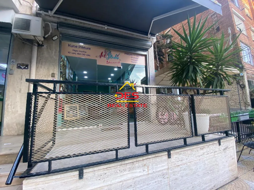 Jepet me qira ambient 46 m2 tek selvia,tiranë.