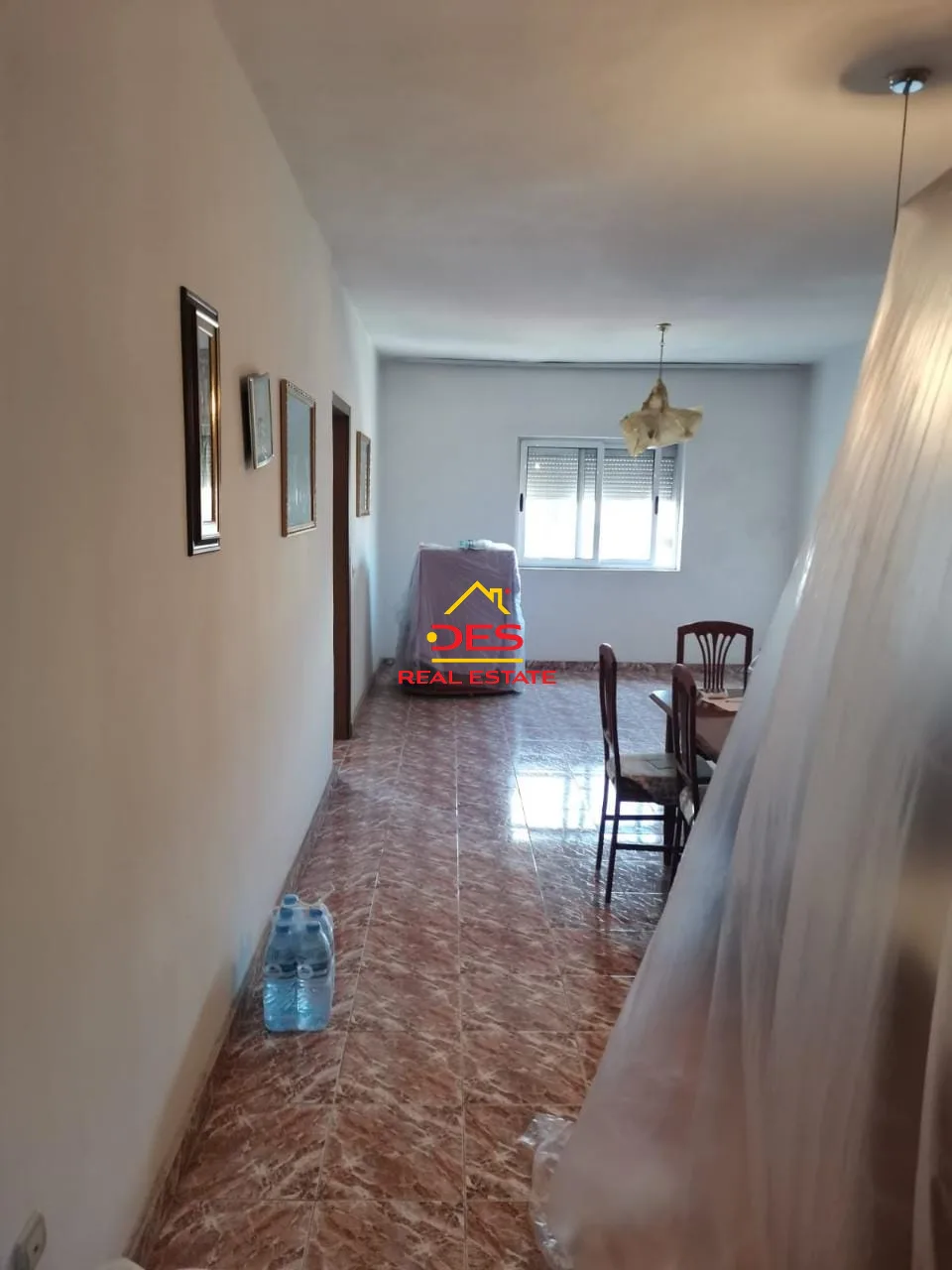 Shitet apartament 2+1, në laprakë‼️