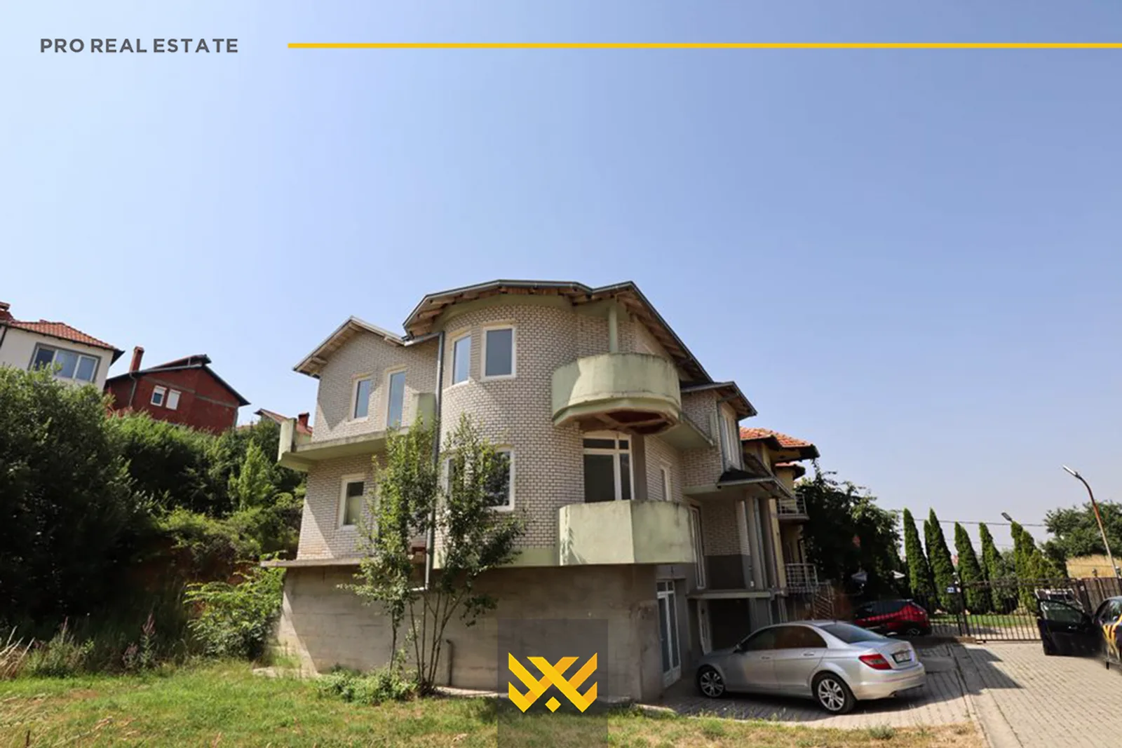 Shtëpi 350m² në #SHITJE në Sofali.