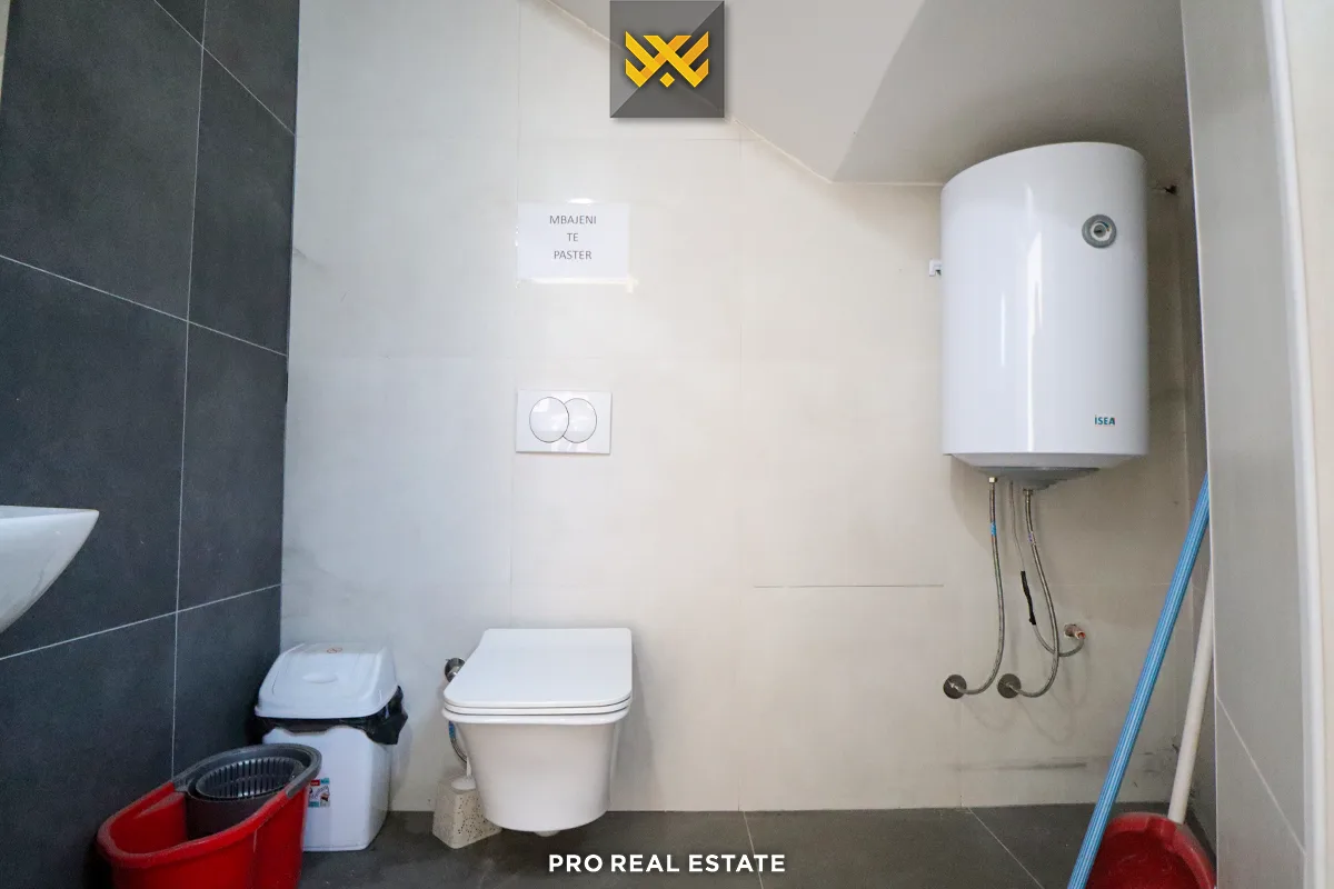 Lokal 375m² me #QIRA në Fushë Kosovë