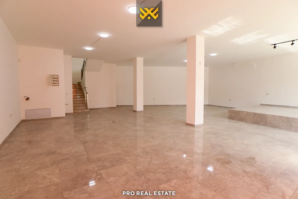 Lokal 375m² me #QIRA në Fushë Kosovë