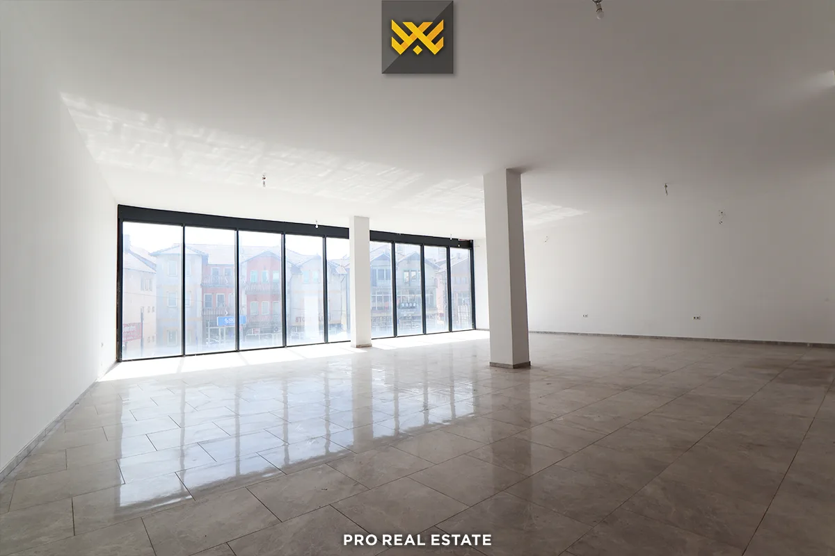 Lokal 375m² me #QIRA në Fushë Kosovë