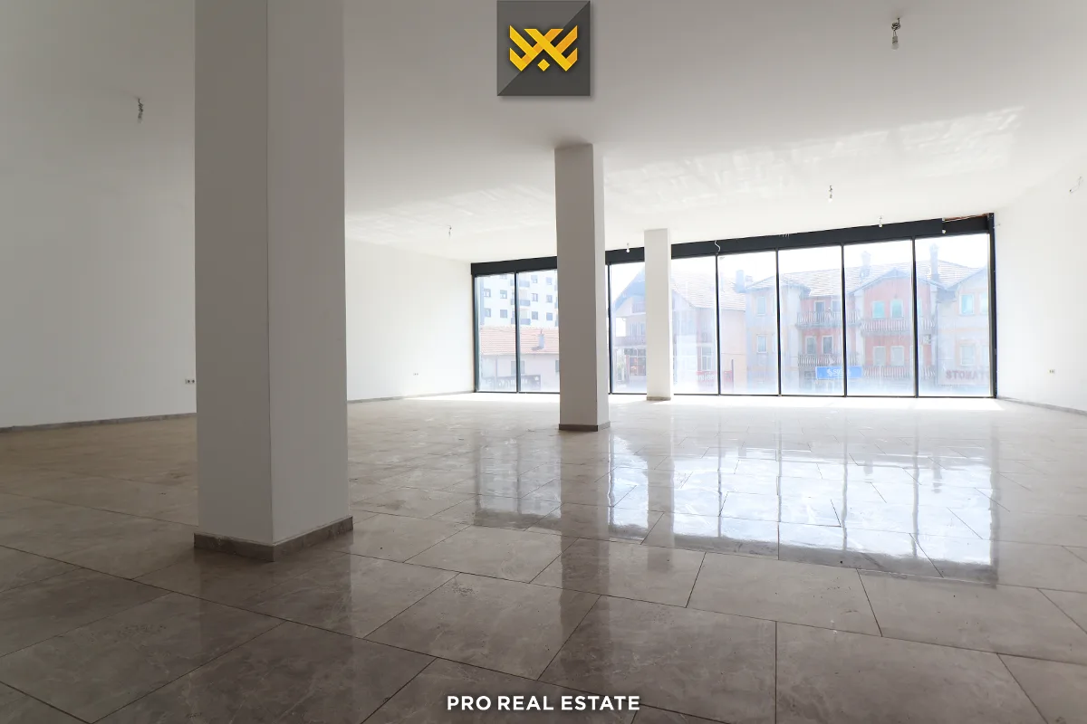 Lokal 375m² me #QIRA në Fushë Kosovë
