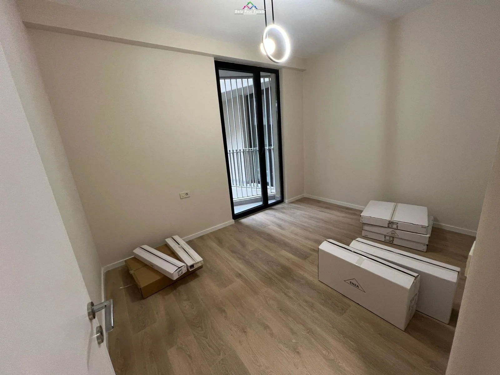 Zyre Me Qera 2+1 Tek Mine Peza (ID BZ2812) Tirane