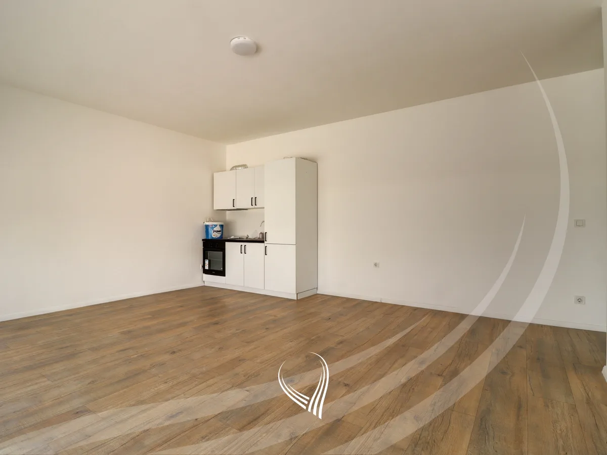 Penthouse me 3 dhoma gjumi me qira në lagjen Mati 1 – Model Slovenia