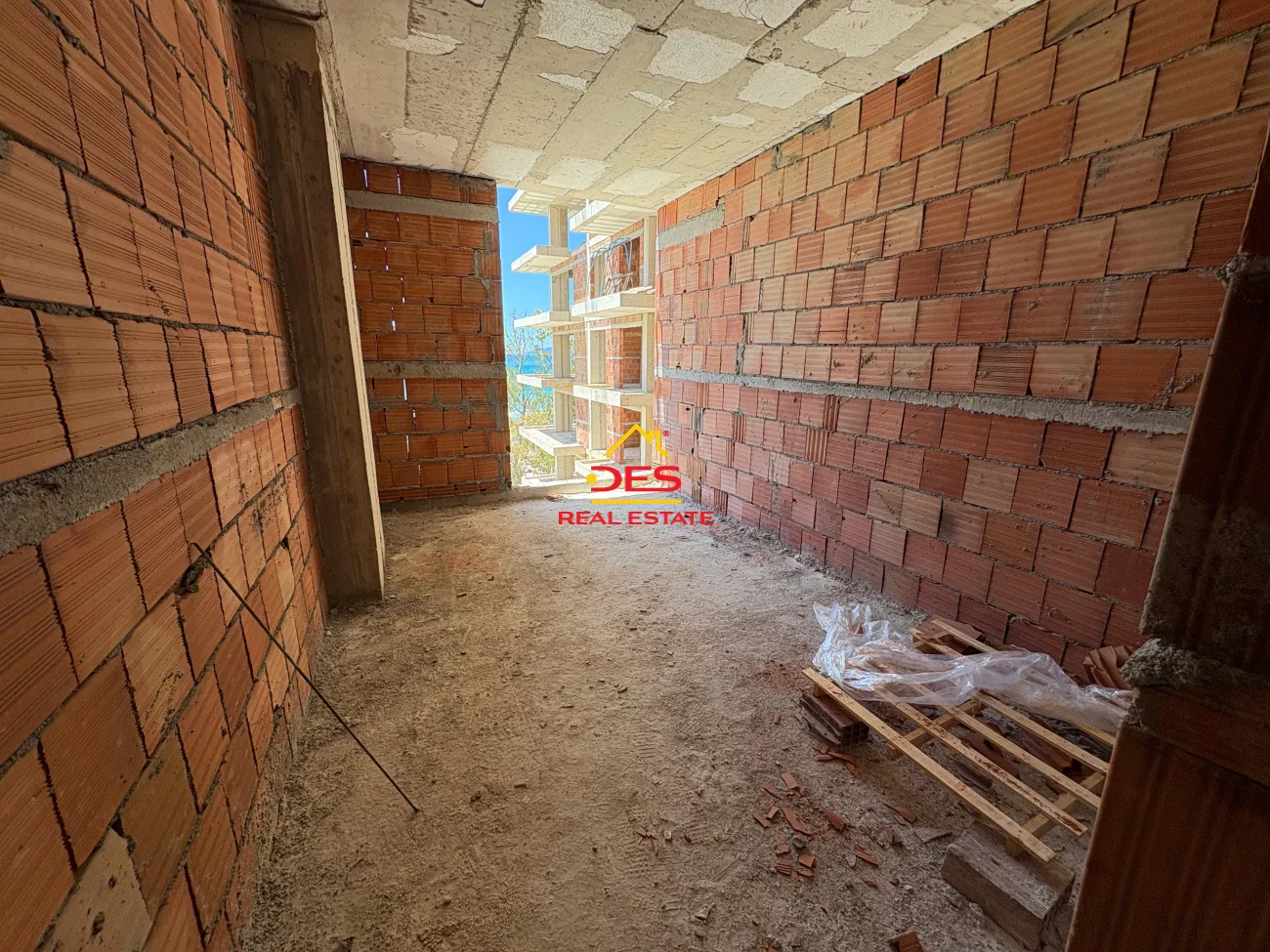 Shitet apartament 2+1 në rezidencën “poseidon”, vlorë