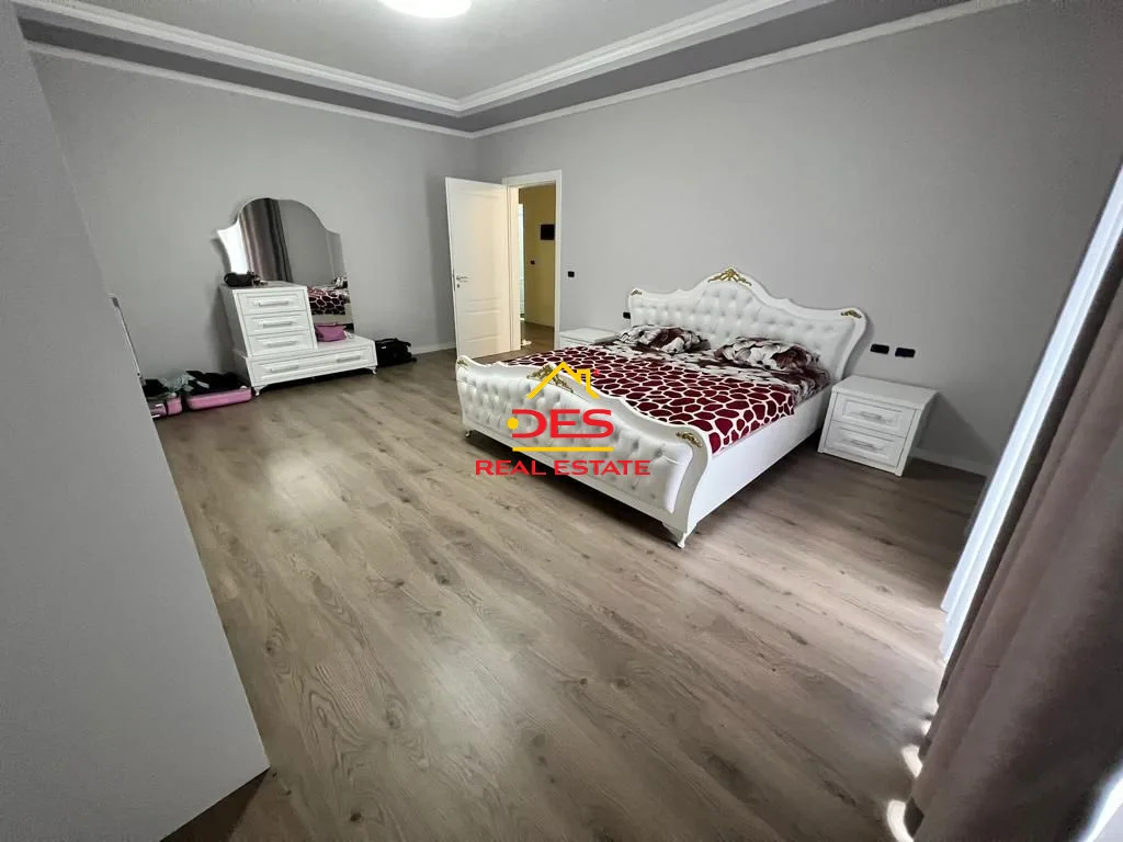Jepet me qira apartament i mobiluar në lagjen 'emin matraxhiu' elbasan.