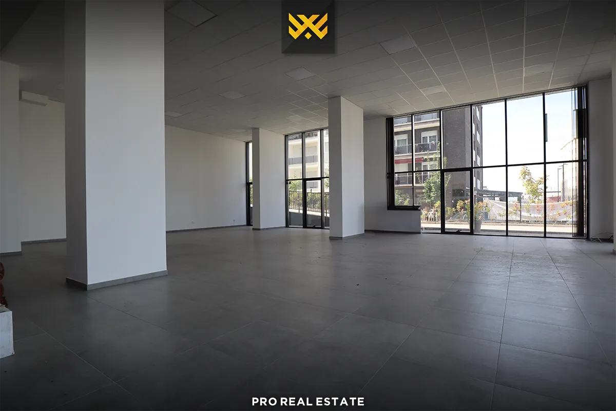 Lokal 192.60m² me #QIRA te Mati 1.