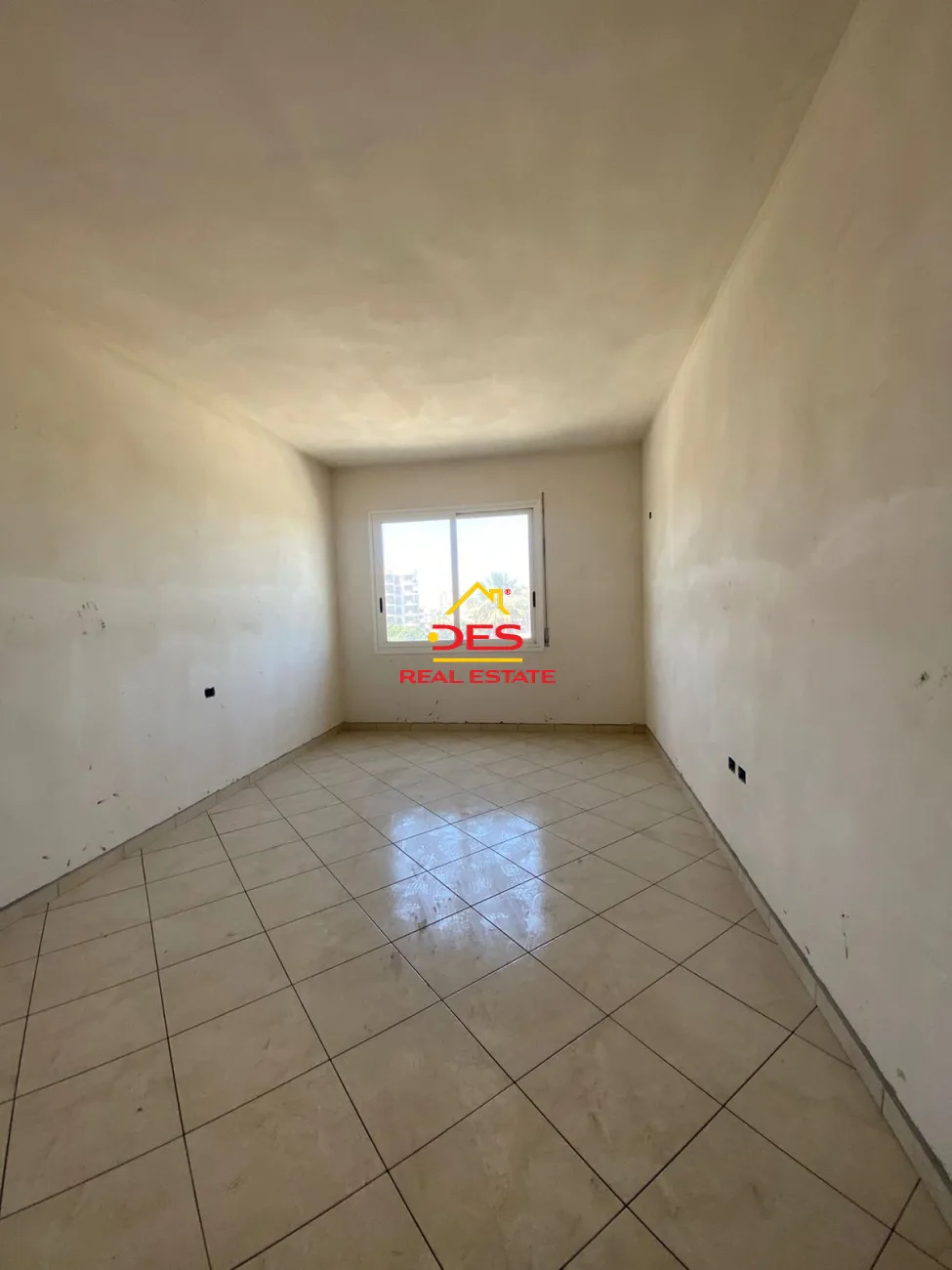 Shitet apartament 2+1 pranë sheshit te flamurit, vlorë