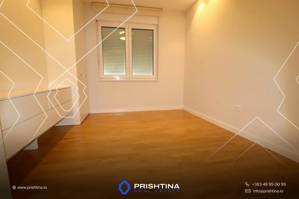 Kat shtëpie me qira 160m² në Lagjen e Muhaxherëve