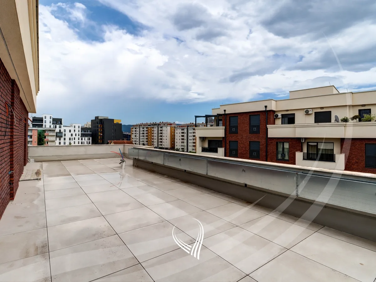 Penthouse me 3 dhoma gjumi me qira në lagjen Arbëria – Dragodan – Capitol Residence