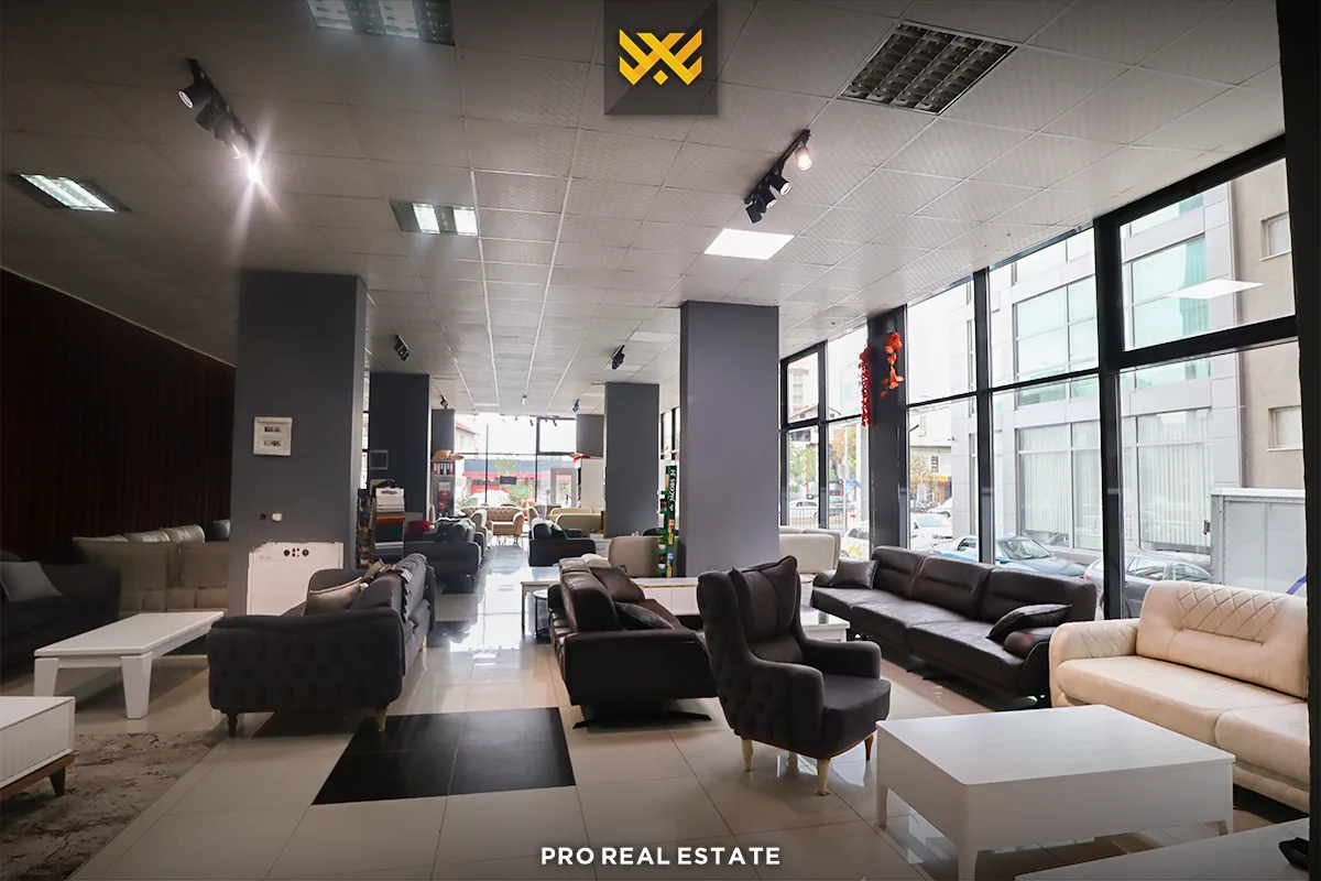 Lokal 220m² për #SHITJE në Fushë Kosovë.