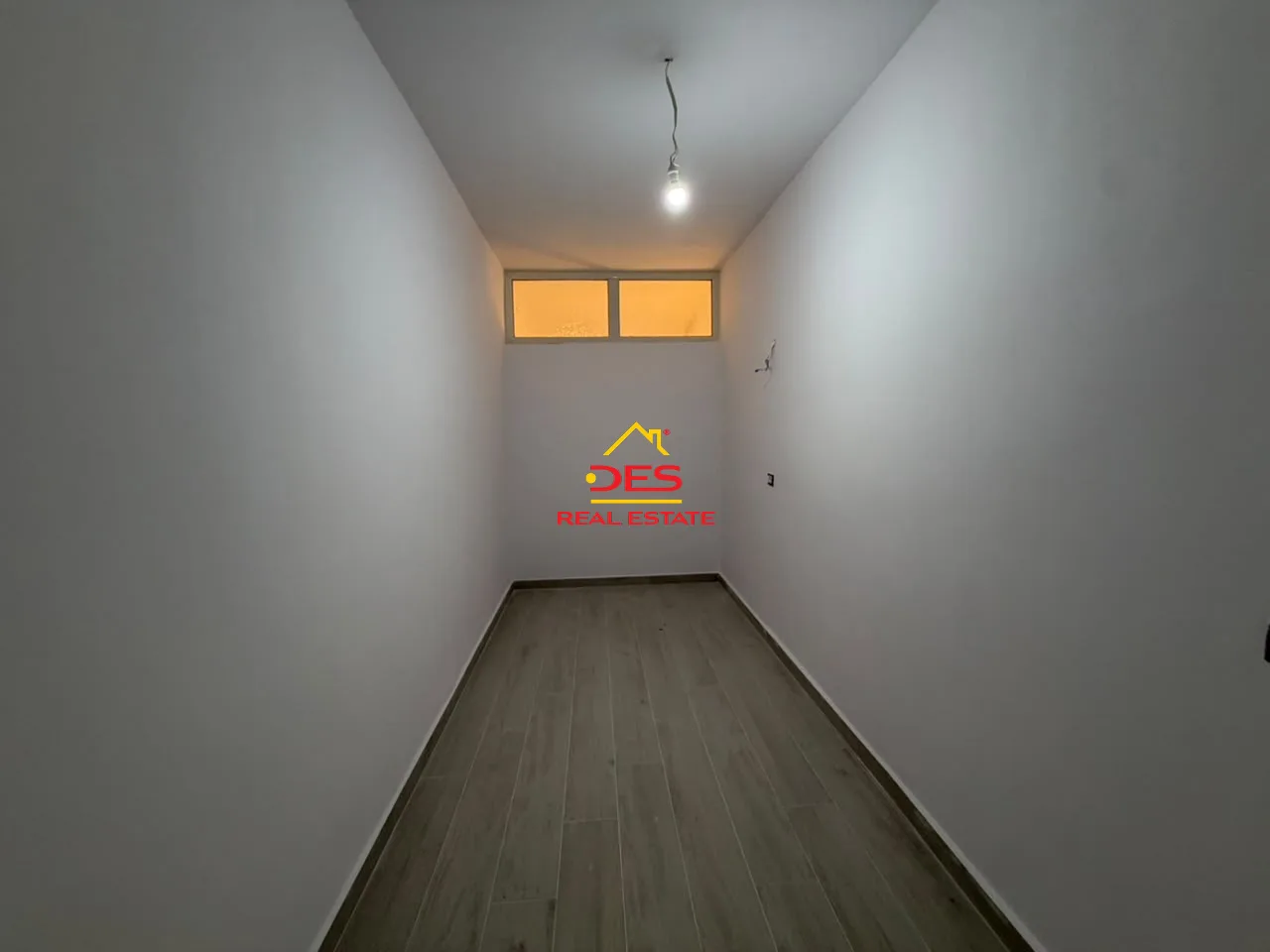 Shitet apartament 2+1 pranë bar restorant lux, vlorë