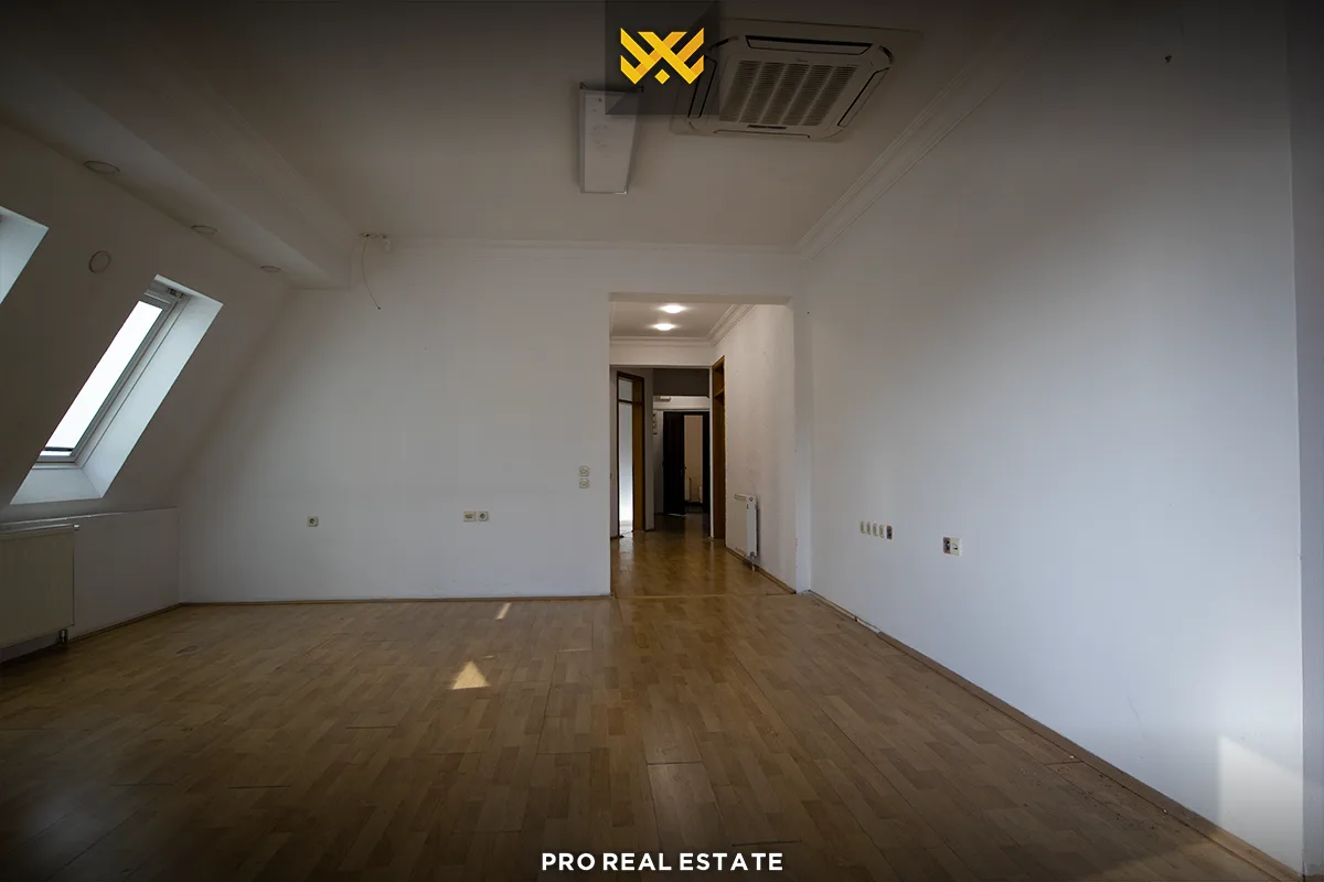 Banesë - Zyrë 150m² me #QIRA në Qendër.