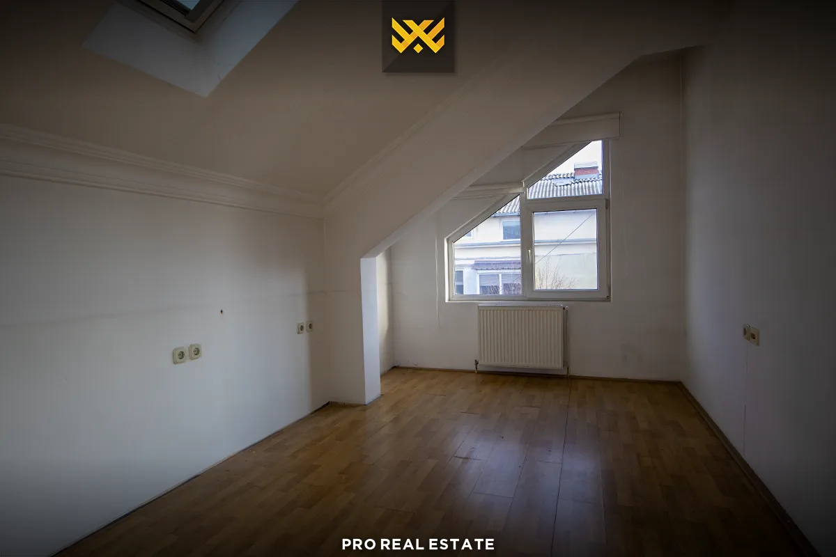 Banesë - Zyrë 150m² me #QIRA në Qendër.