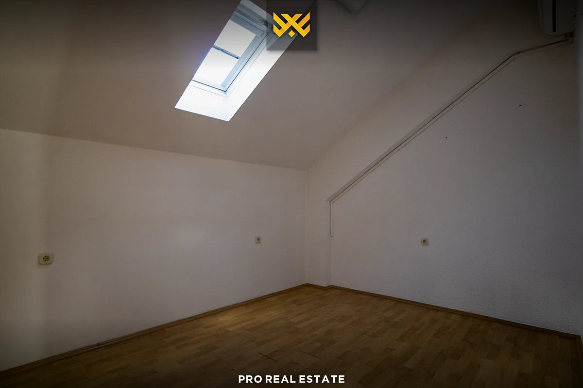 Banesë - Zyrë 150m² me #QIRA në Qendër.