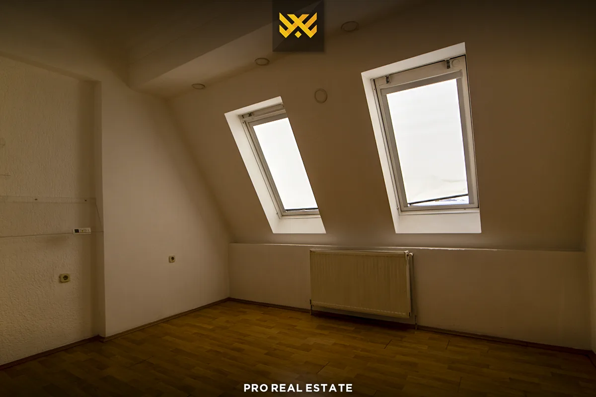 Banesë - Zyrë 150m² me #QIRA në Qendër.