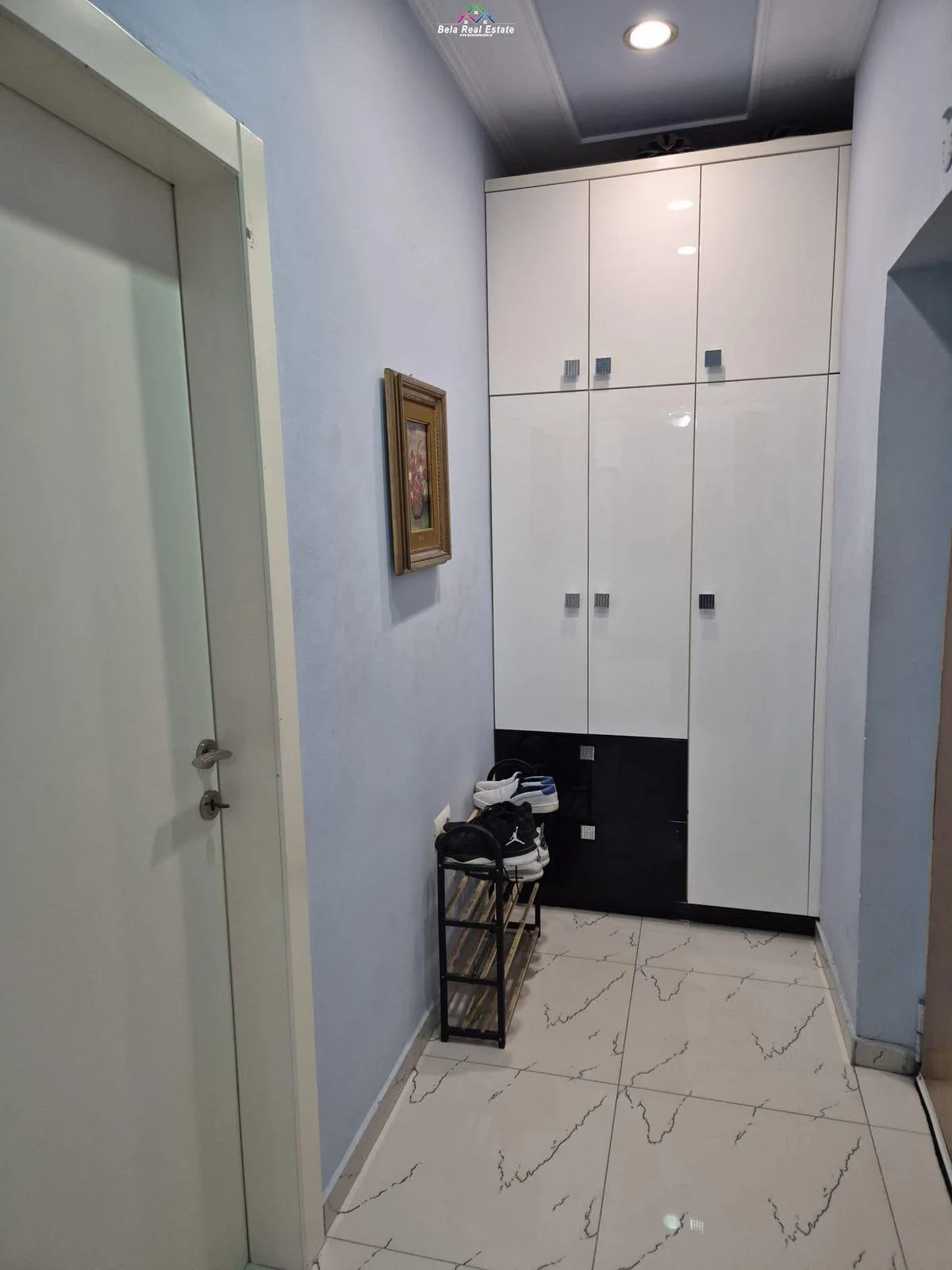 Apartament Me Qera 1+1 Tek Ish Tregu Elektrik (ID B211302) Tirane.