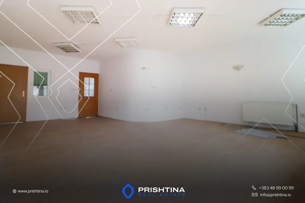 Objekt me qira 1000m² në Pejton