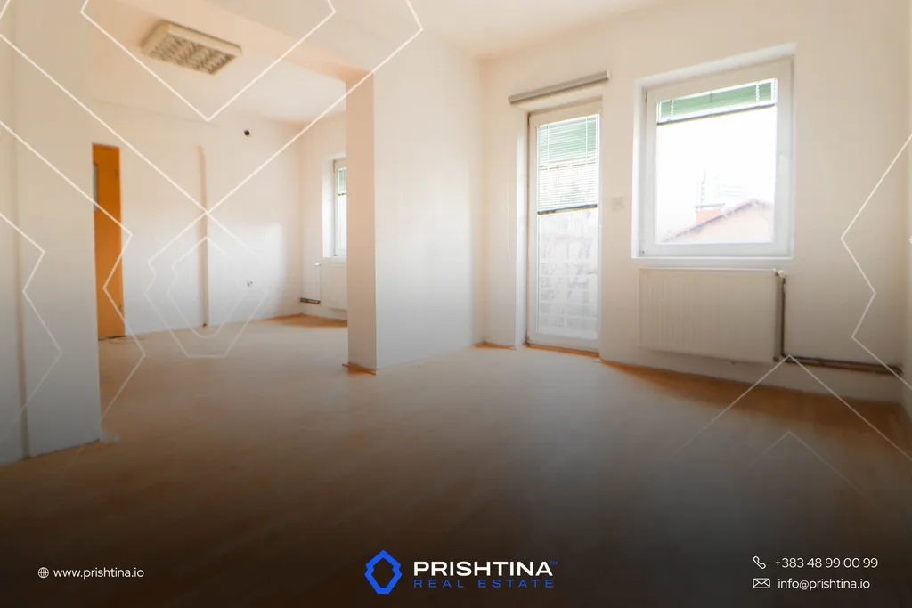 Objekt me qira 1000m² në Pejton