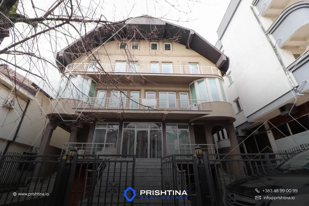 Objekt me qira 1000m² në Pejton