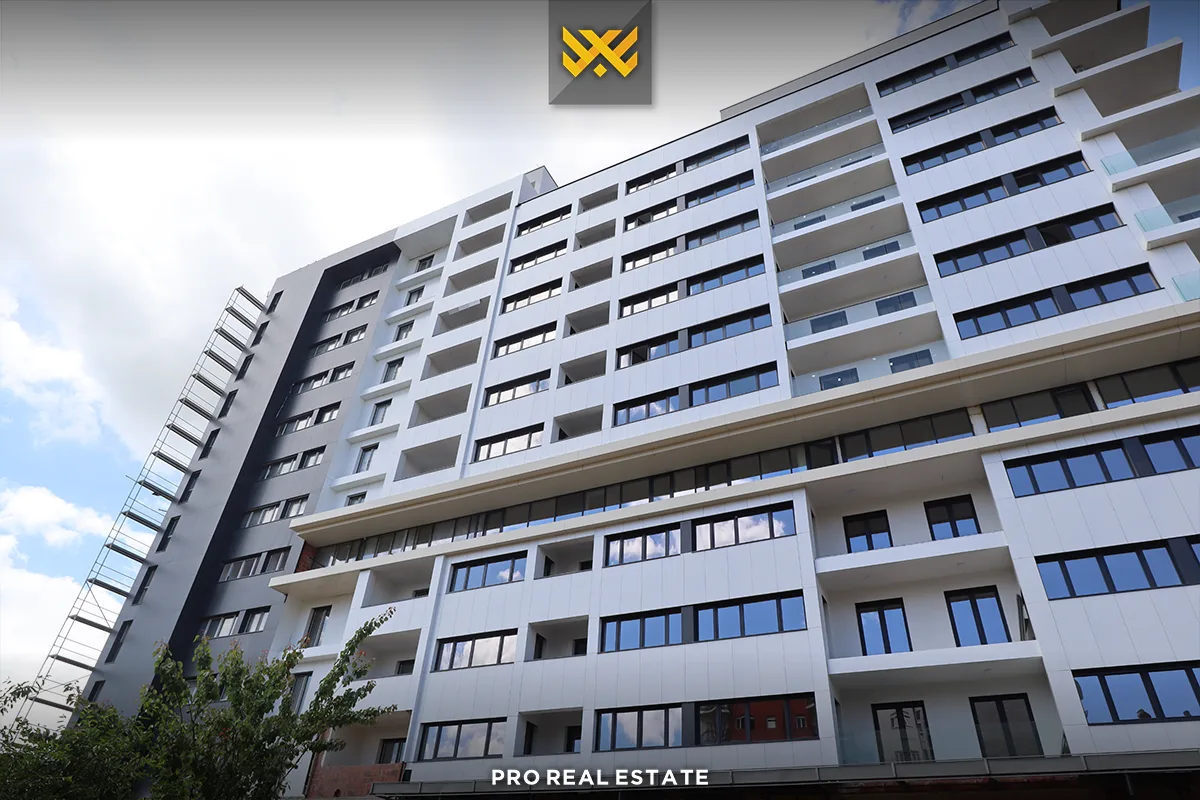 Banesë / Penthouse 144.3m² + 379.2m² për #SHITJE në Rrugën A.