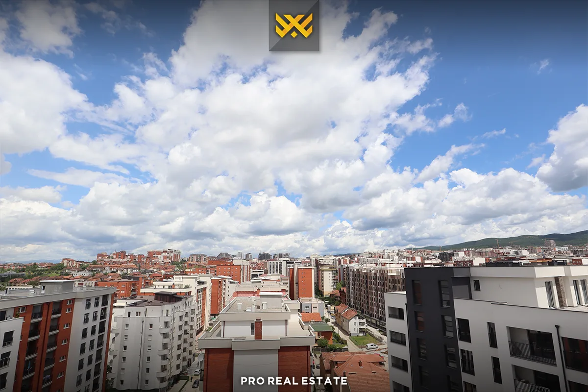 Banesë / Penthouse 144.3m² + 379.2m² për #SHITJE në Rrugën A.