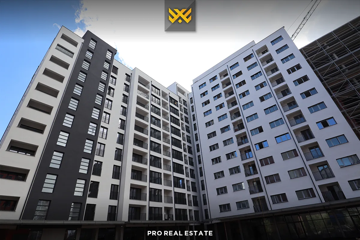Banesë / Penthouse 144.3m² + 379.2m² për #SHITJE në Rrugën A.