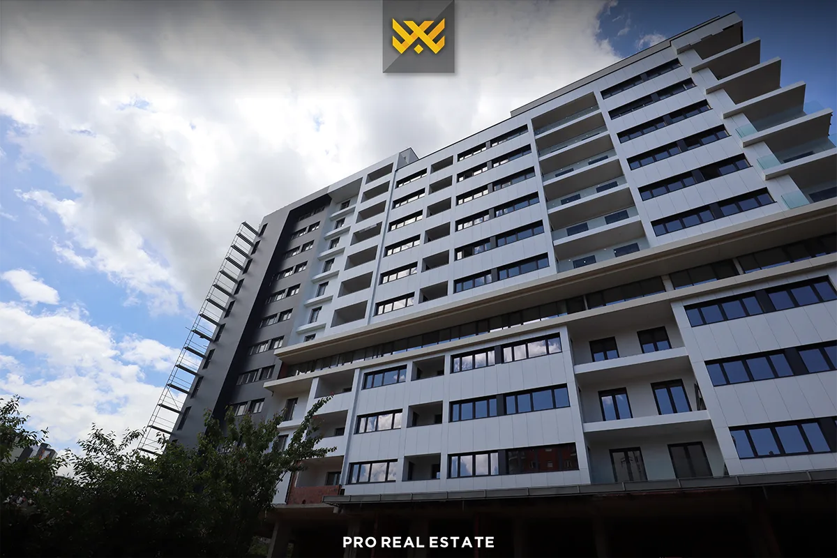 Banesë / Penthouse 144.3m² + 379.2m² për #SHITJE në Rrugën A.