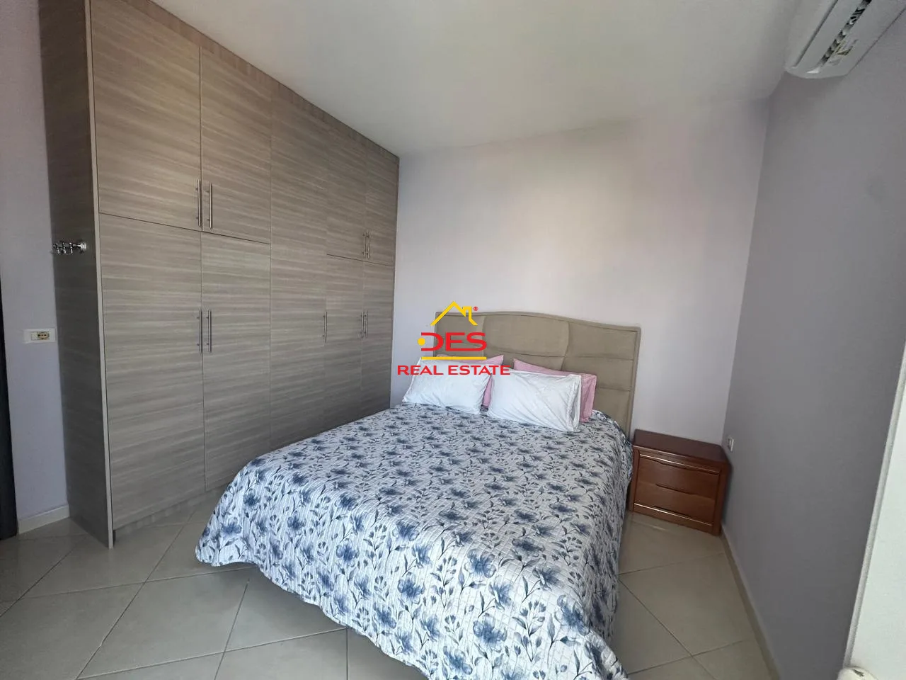 Shitet apartament 2+1 në sarandë – me pamje nga deti