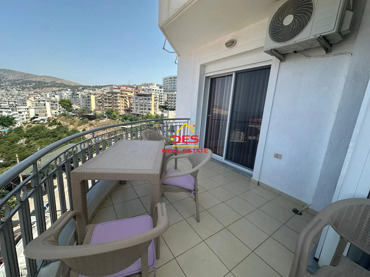 Shitet apartament 2+1 në sarandë – me pamje nga deti