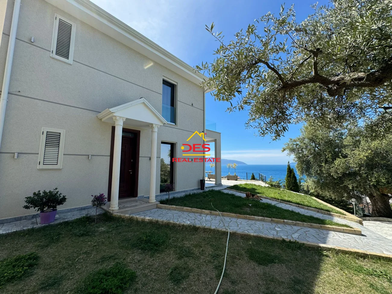 Jepet me qira vilë 2 katëshe në ujë të ftohtë , vlorë