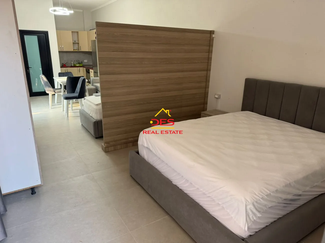 Jepet me qira vilë 2 katëshe në ujë të ftohtë , vlorë