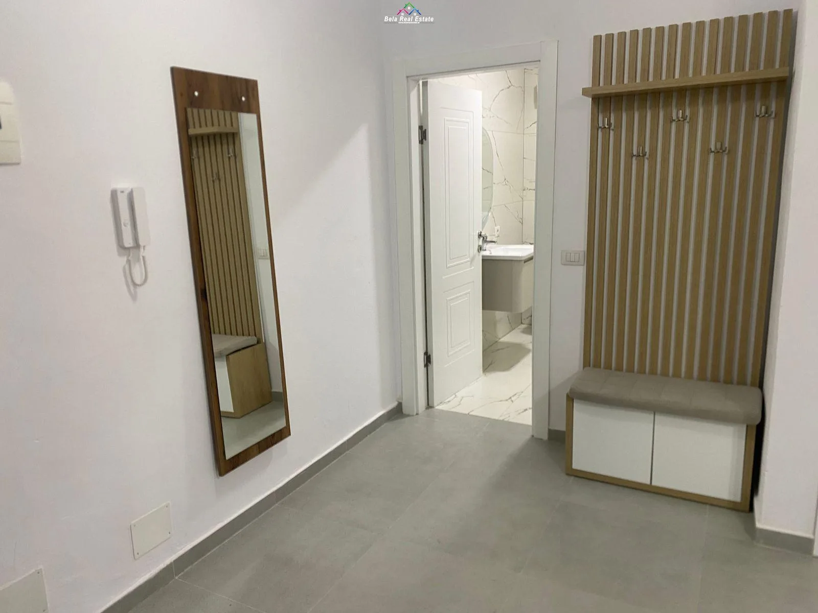 Apartament Me Qera 1+1+ Post Parkim Tek Rruga e Durresit (ID B2101320) Tirane
