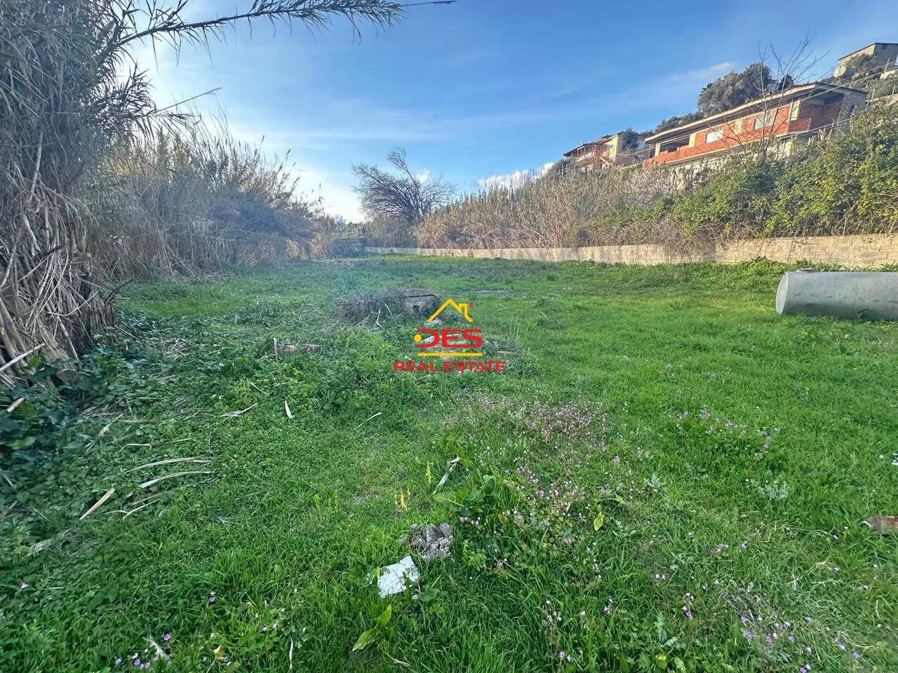 Shitet shtëpi private + toke are në vrion , sarandë