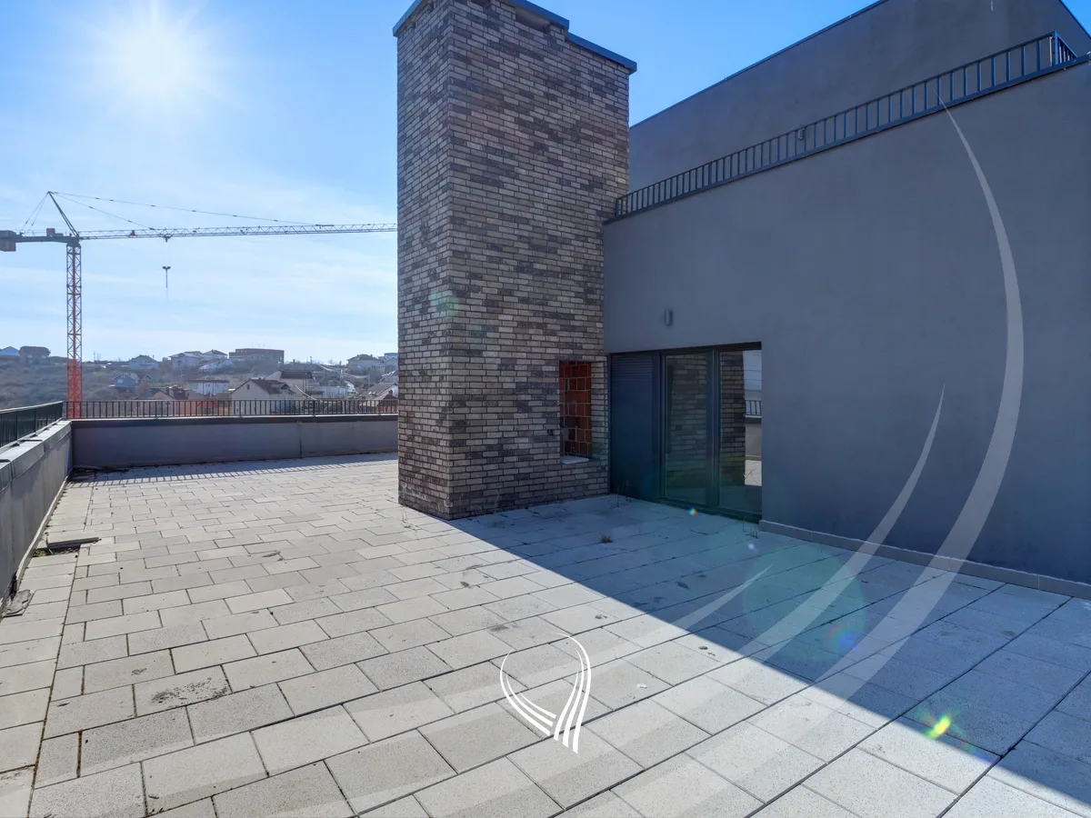Penthouse me 4 dhoma gjumi në shitje në lagjen Prishtina e Re
