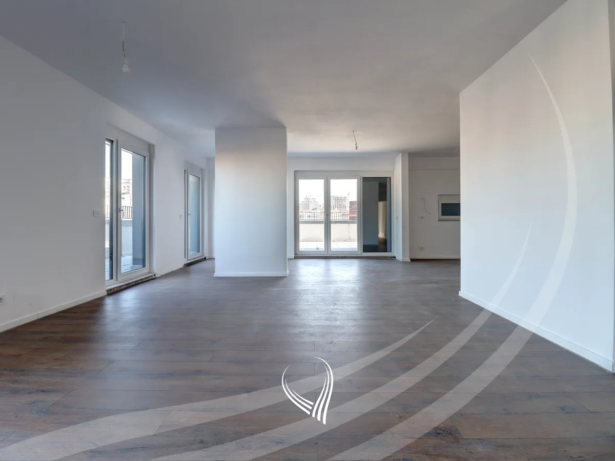 Penthouse me 4 dhoma gjumi në shitje në lagjen Prishtina e Re