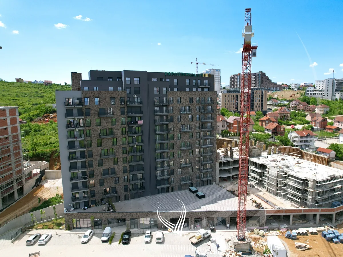 Penthouse me 4 dhoma gjumi në shitje në lagjen Prishtina e Re