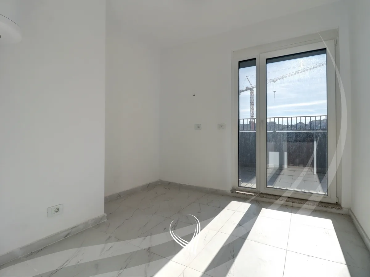 Penthouse me 4 dhoma gjumi në shitje në lagjen Prishtina e Re