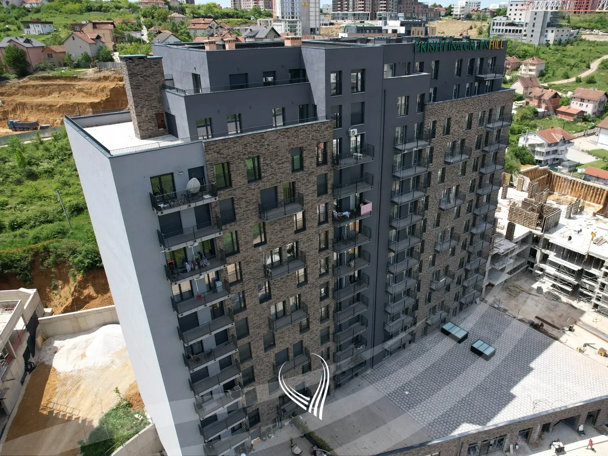 Penthouse me 4 dhoma gjumi në shitje në lagjen Prishtina e Re