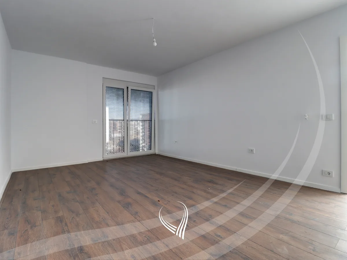 Penthouse me 4 dhoma gjumi në shitje në lagjen Prishtina e Re